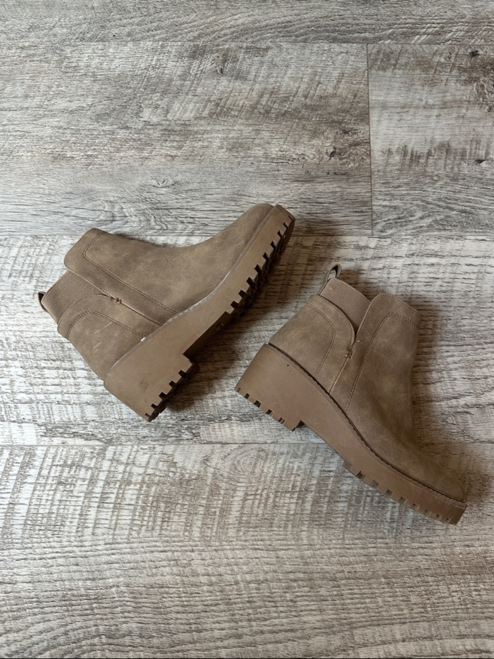 DV by Dolce Vita Women's Taupe Suede Chelsea Lug Ankle Boots
